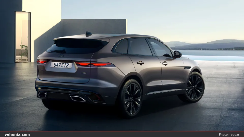 2026 Jaguar F-Pace P400 400 Sport badge, rear three-quarter exterior