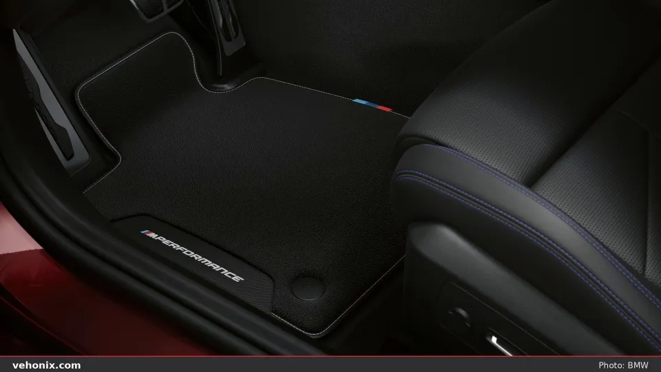 2026 BMW 550e xDrive interior