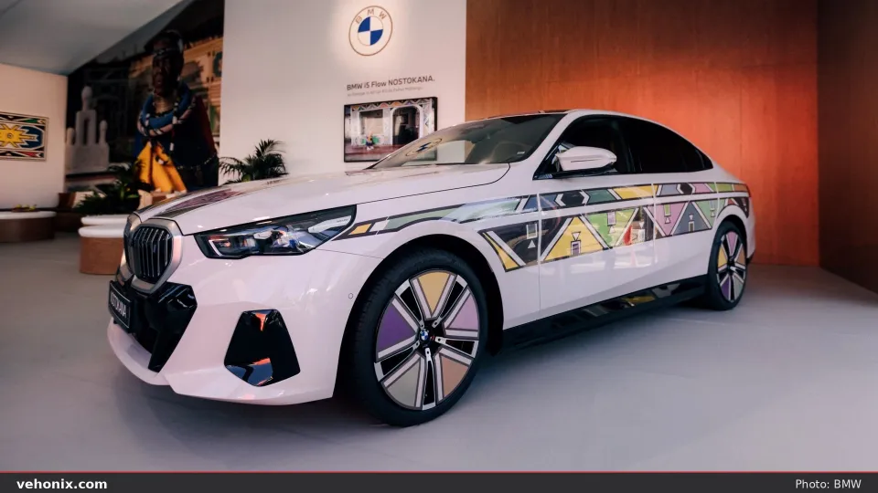 2026 BMW i5 xDrive40 in black, exterior view