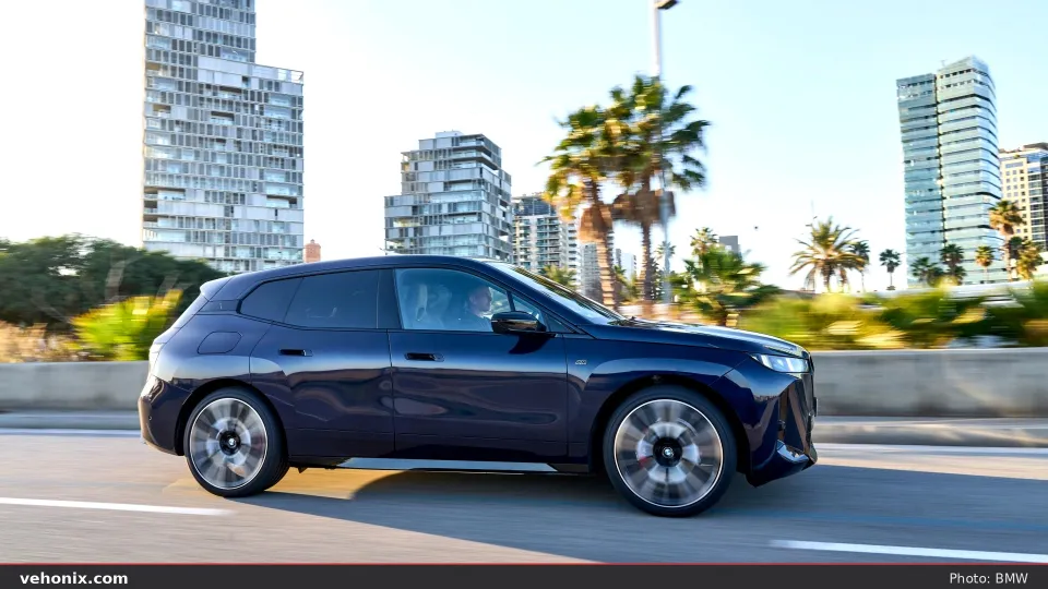 2026 BMW iX M70