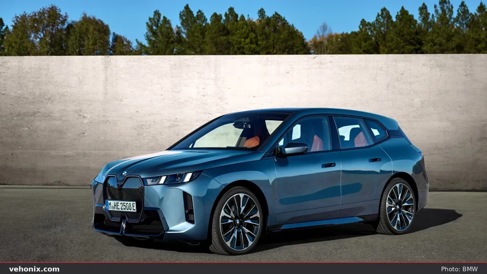 2026 BMW iX xDrive60