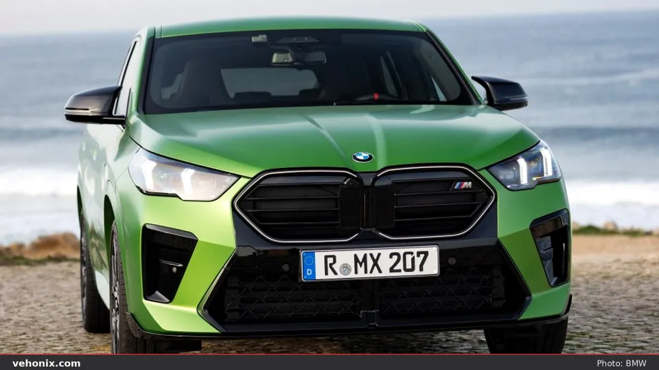 2026 BMW X2 M35i xDrive in green, exterior view