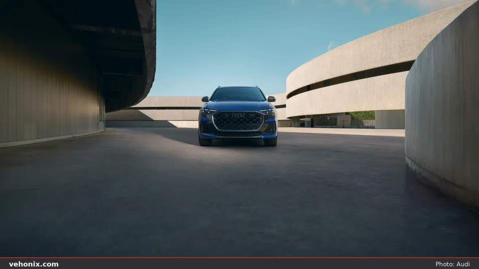 2026 Audi RS Q8, exterior view