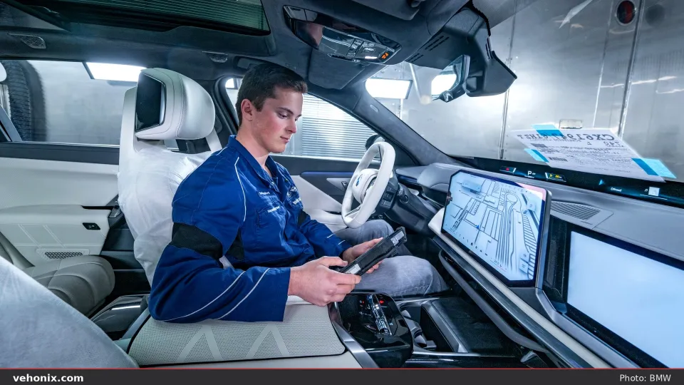 2026 BMW 760i xDrive in blue, exterior view
