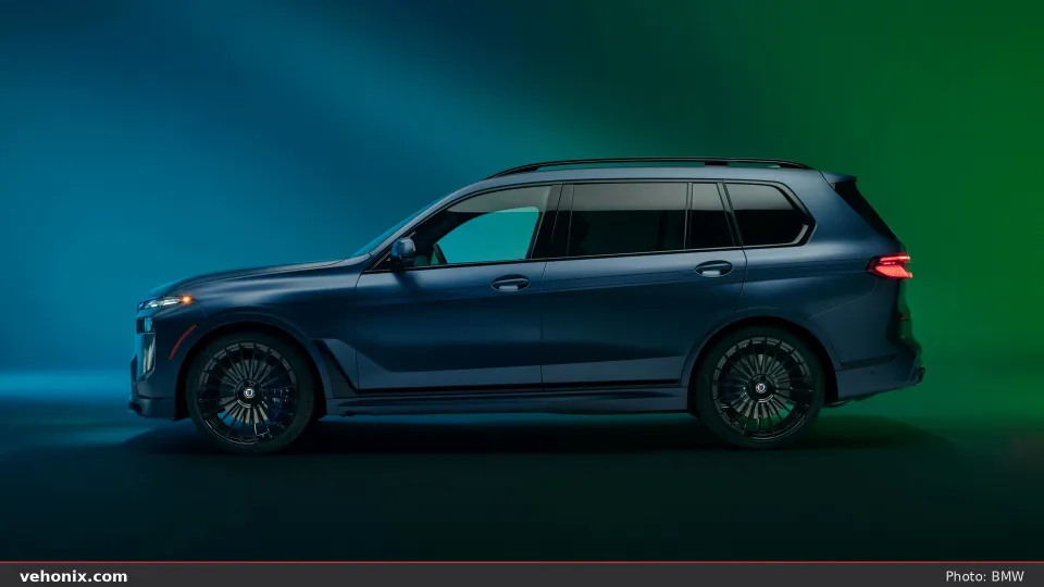 2026 BMW ALPINA XB7 in blue, exterior view