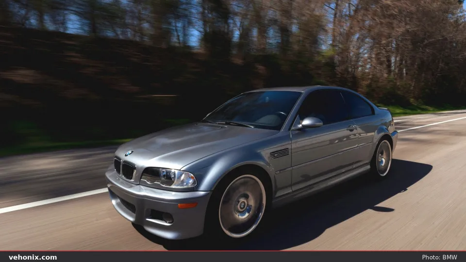 2026 BMW ALPINA XB7 in blue, exterior view
