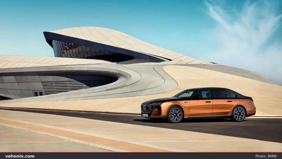 2026 BMW i7 M70 xDrive in red, exterior view