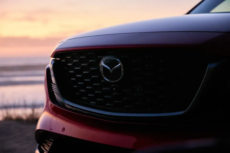 Close view of the 2026 Mazda CX-5 front grille