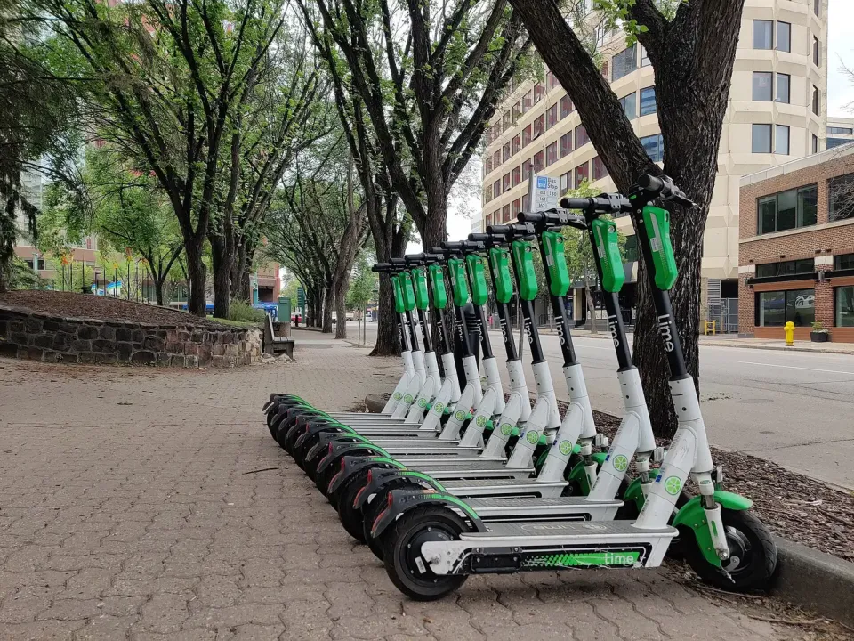 E-Scooters in Quebec: Rules for Drivers and Riders
