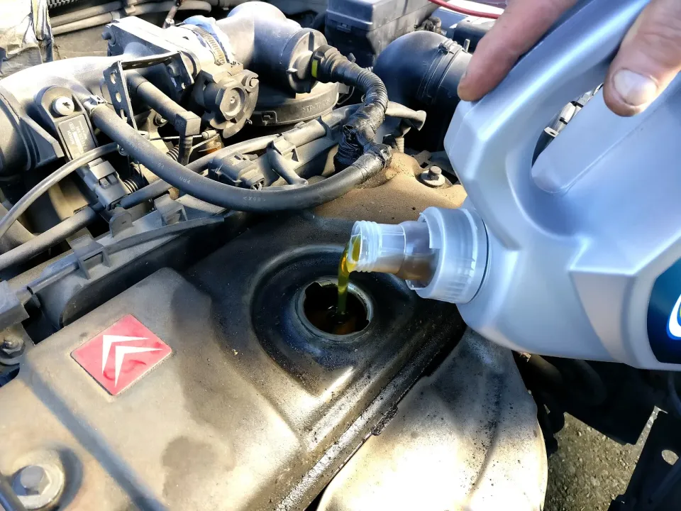 Engine Oil Before Winter in Canada: A Simple Guide